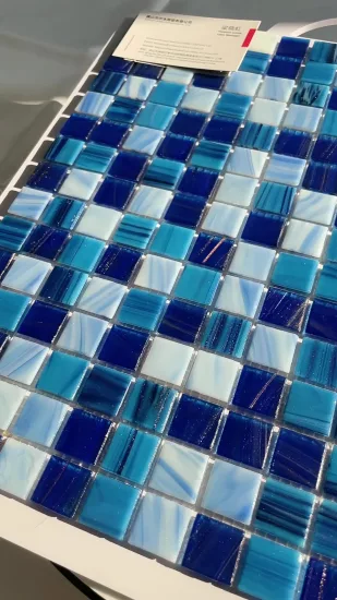 Piastrella a mosaico in vetro fuso per piscina calda, prezzo all'ingrosso di fabbrica, colore verde blu, Foshan